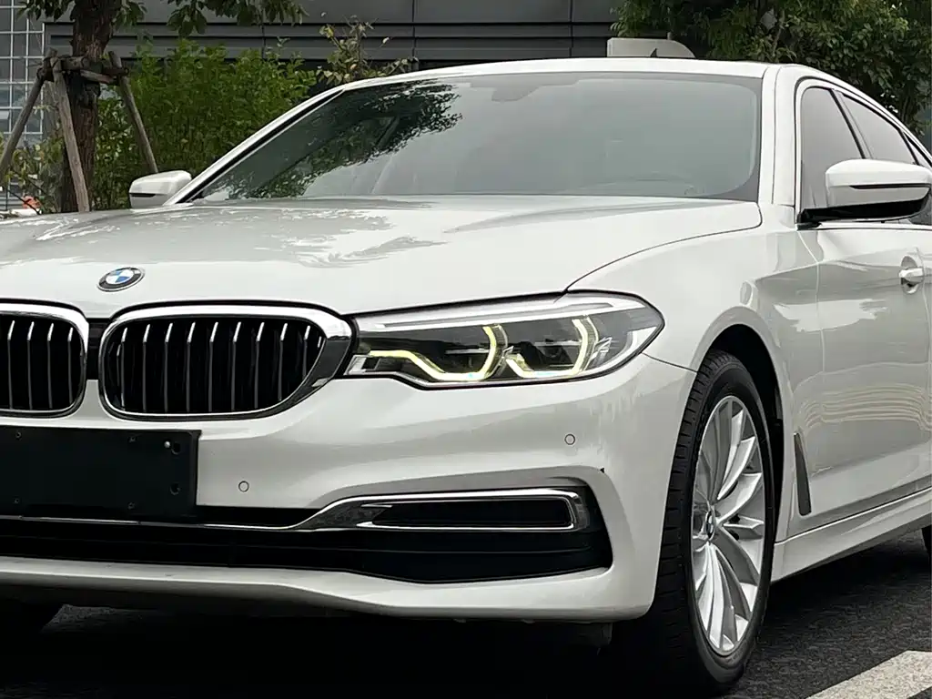BMW 5 Series — фото 6
