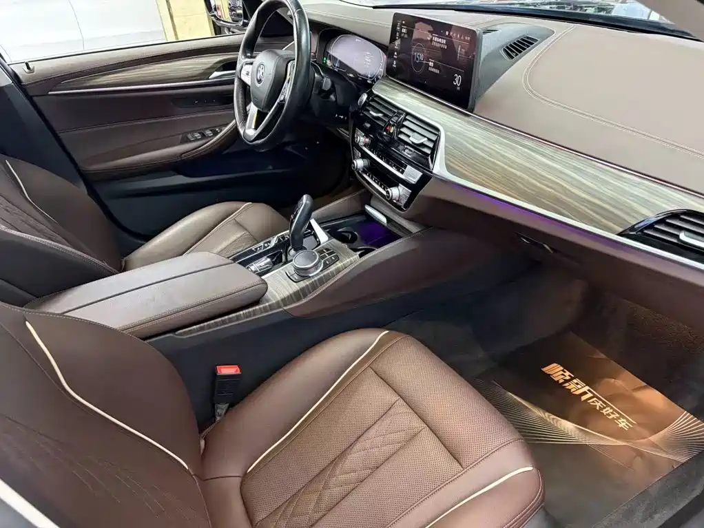 BMW 5 Series New Energy — фото 13