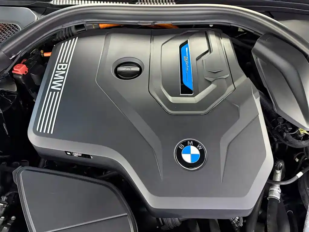 BMW 5 Series New Energy — фото 16