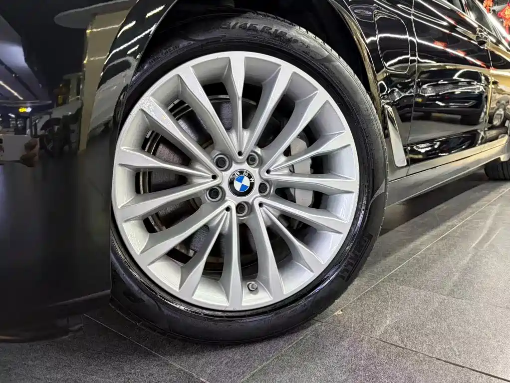 BMW 5 Series New Energy — фото 17