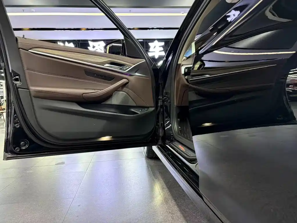BMW 5 Series New Energy — фото 5