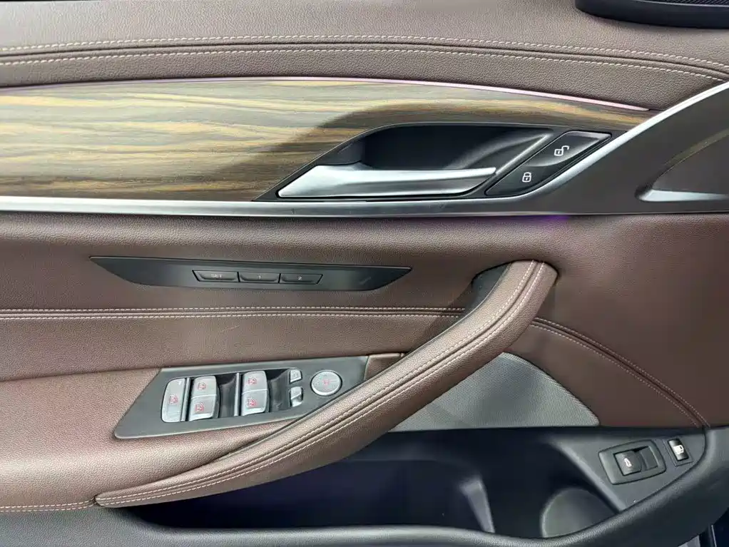 BMW 5 Series New Energy — фото 6