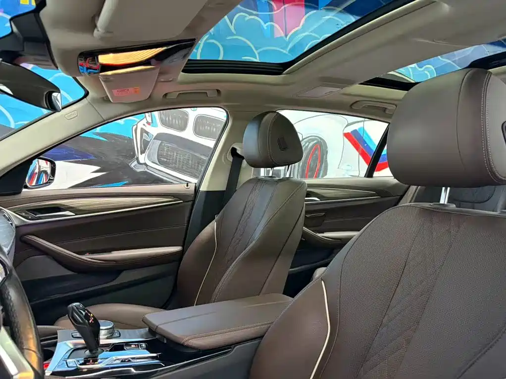 BMW 5 Series New Energy — фото 10