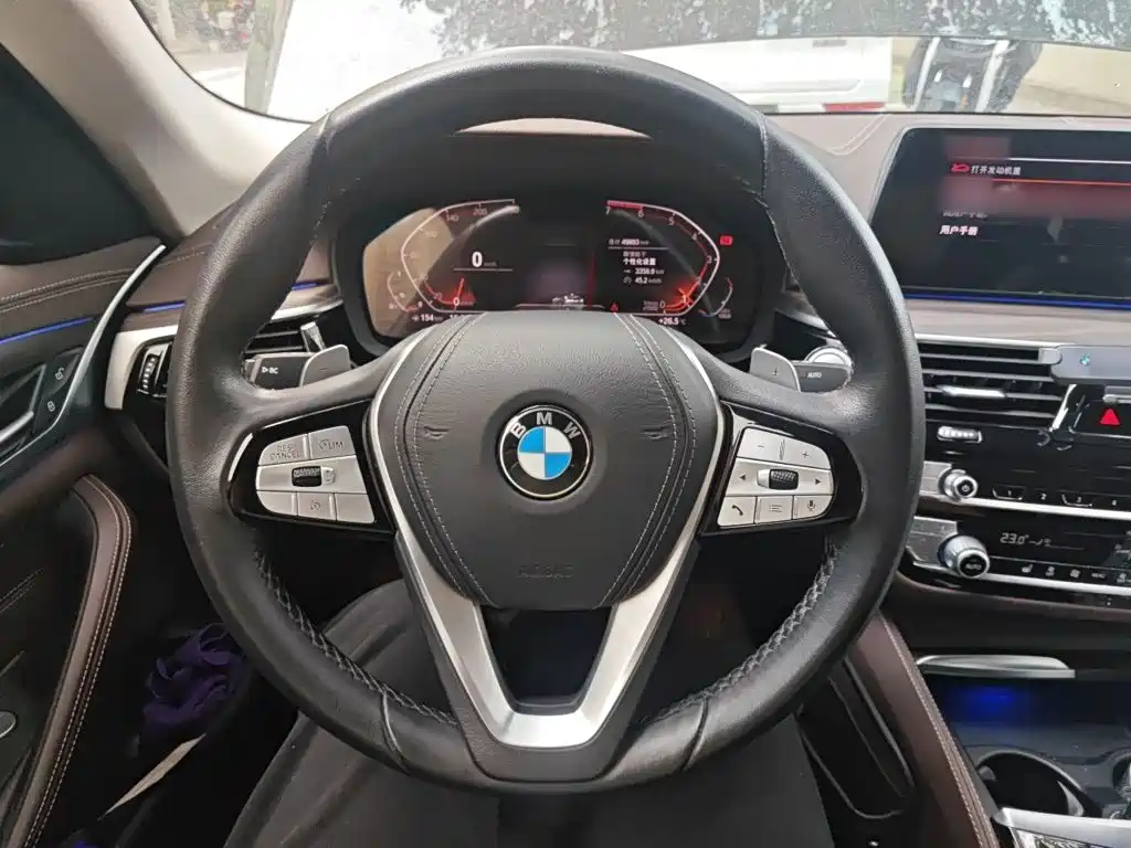 BMW 5 Series — фото 11