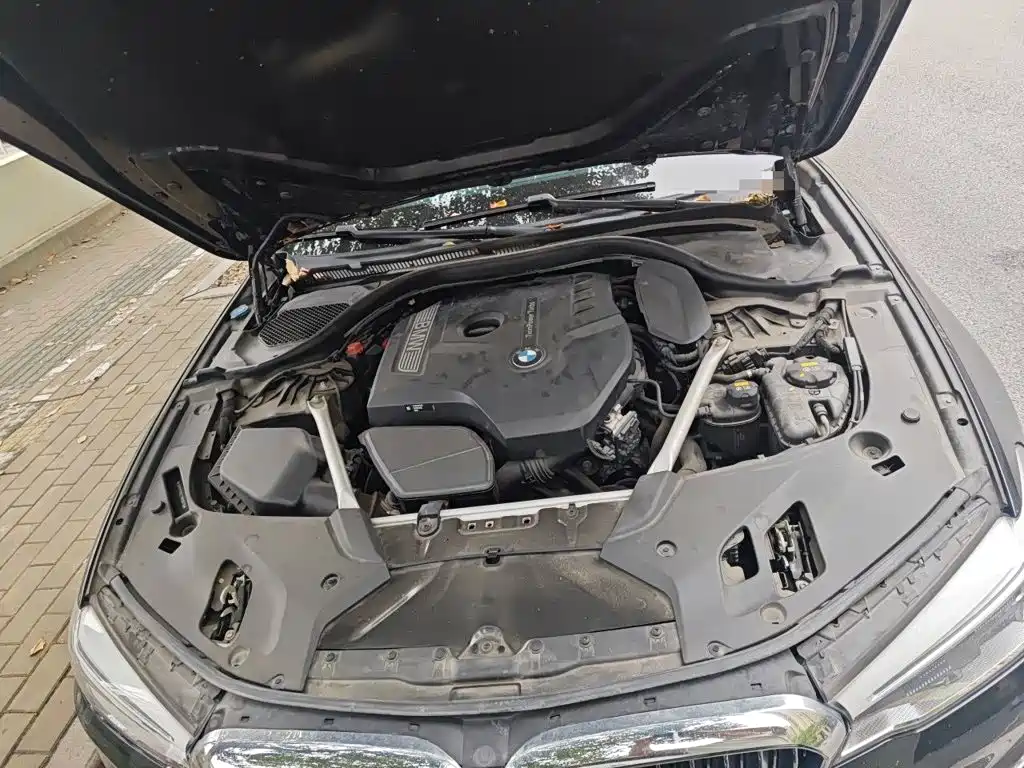 BMW 5 Series — фото 21