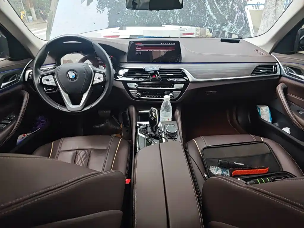 BMW 5 Series — фото 10
