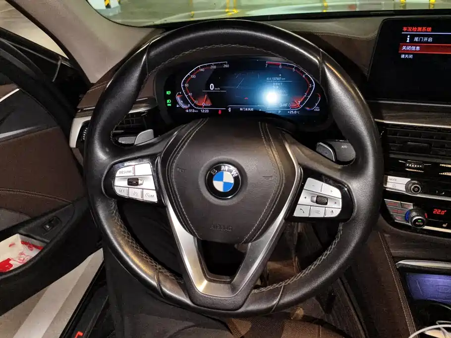 BMW 5 Series — фото 15
