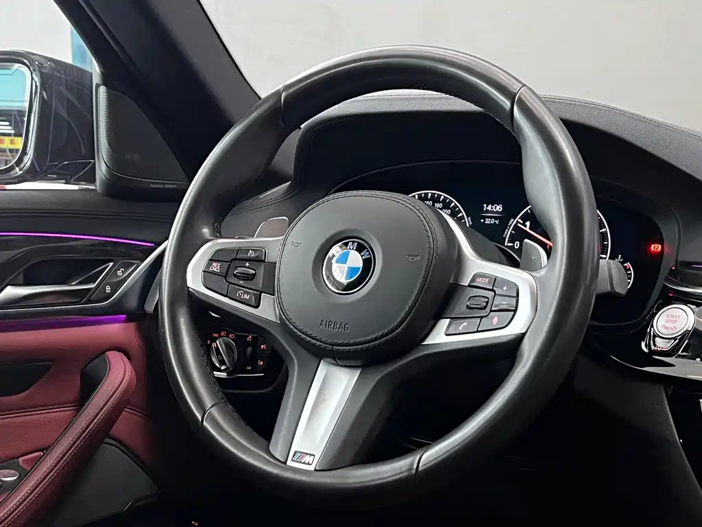BMW 5 Series — фото 13