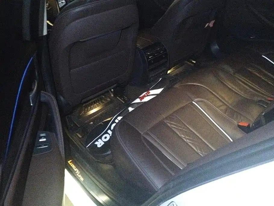 BMW 5 Series — фото 11