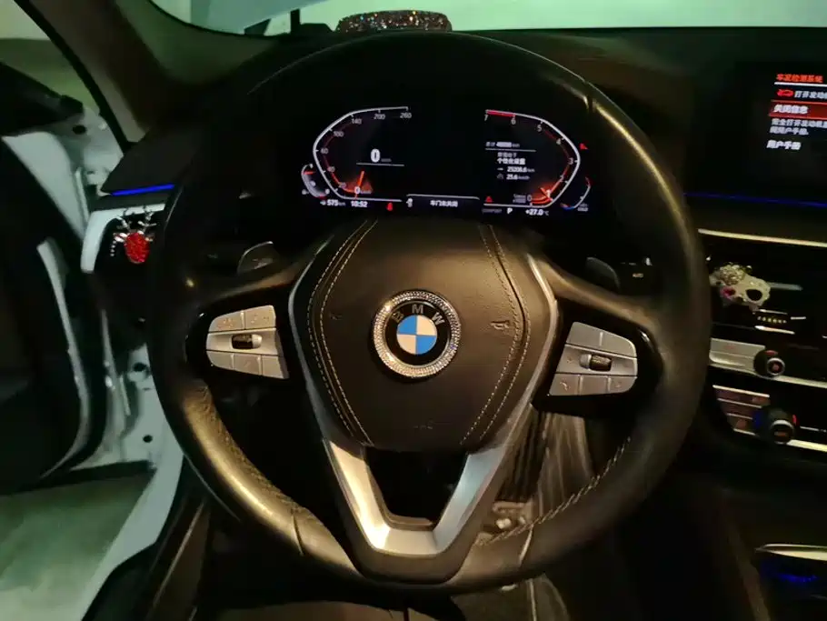 BMW 5 Series — фото 15