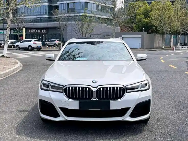 BMW 5 Series — фото 2