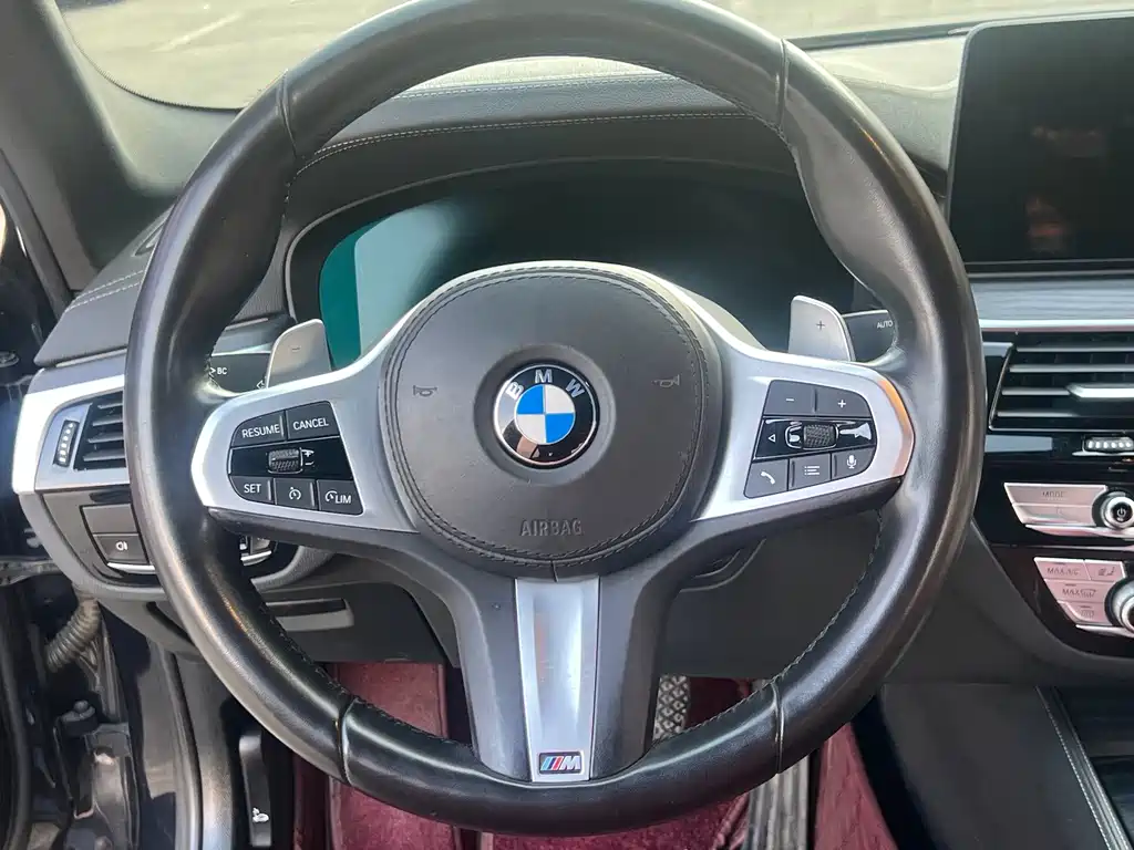 BMW 5 Series — фото 11