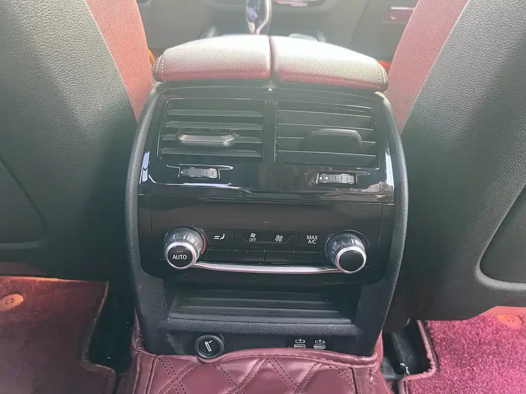 BMW 5 Series — фото 14