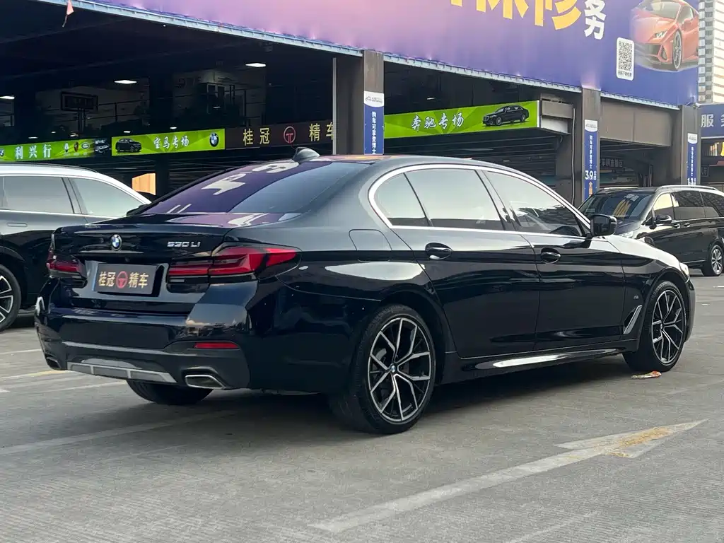 BMW 5 Series — фото 16