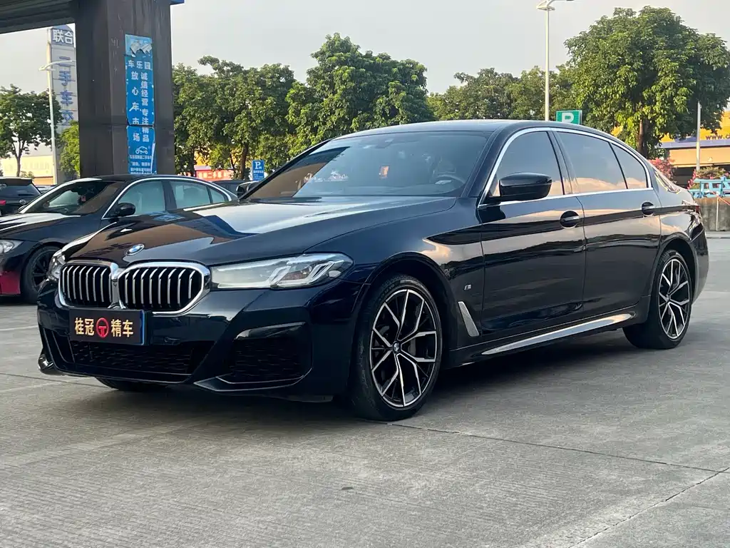 BMW 5 Series — фото 1