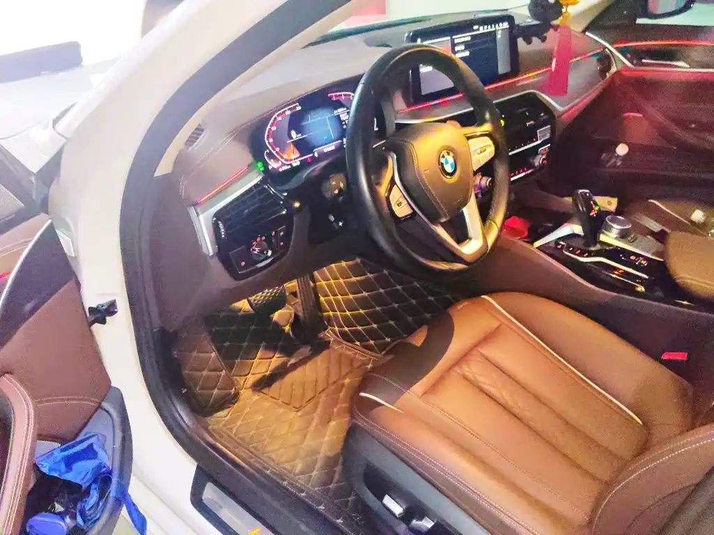BMW 5 Series — фото 17