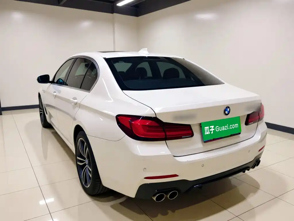 BMW 5 Series — фото 4