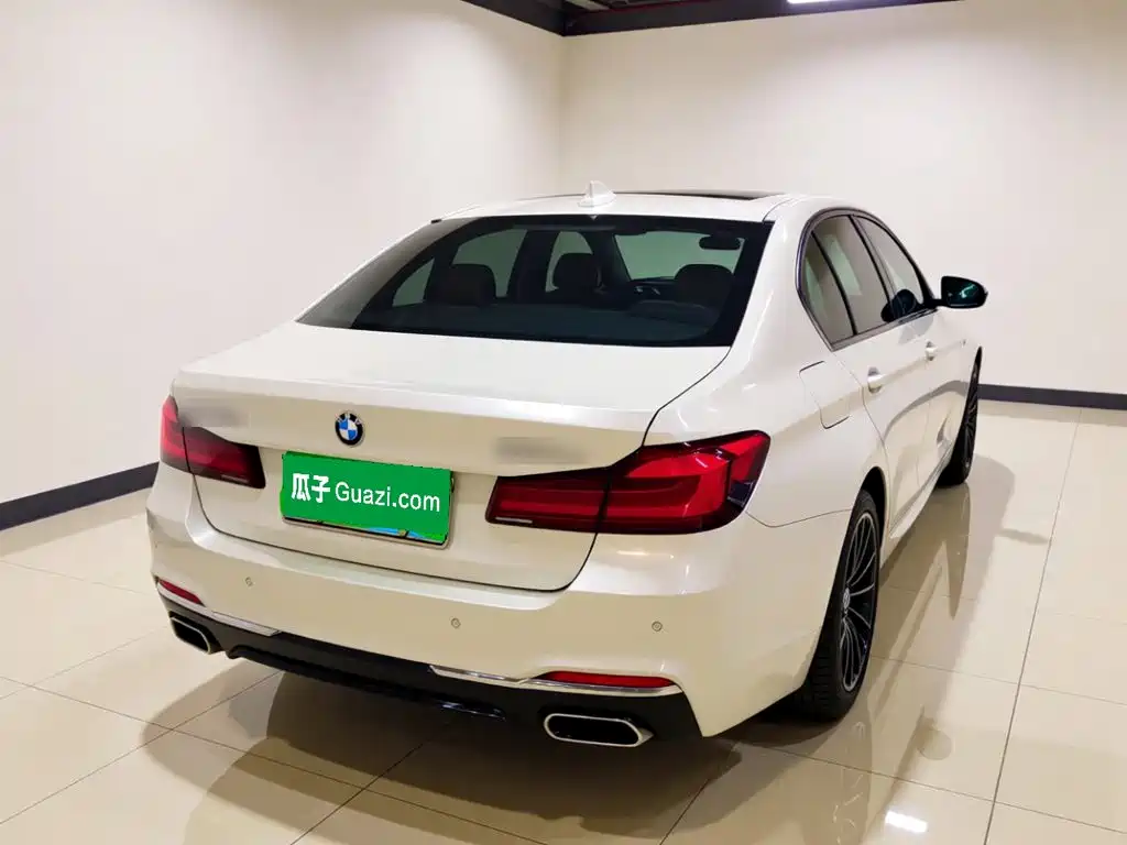 BMW 5 Series — фото 5