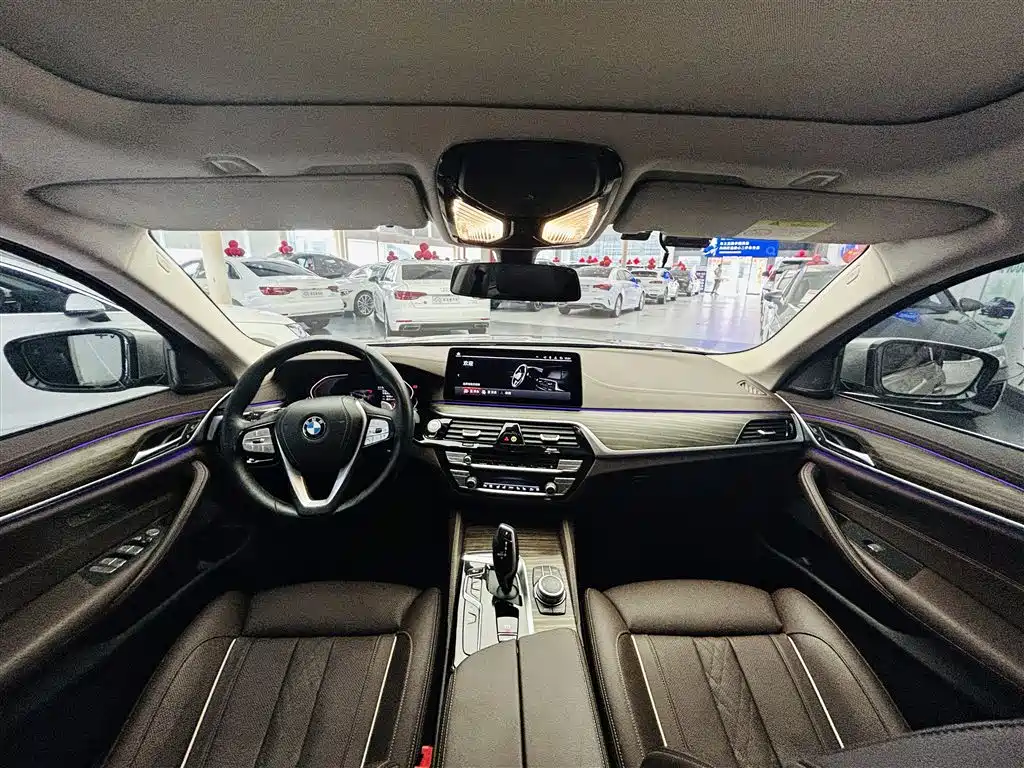 BMW 5 Series — фото 15
