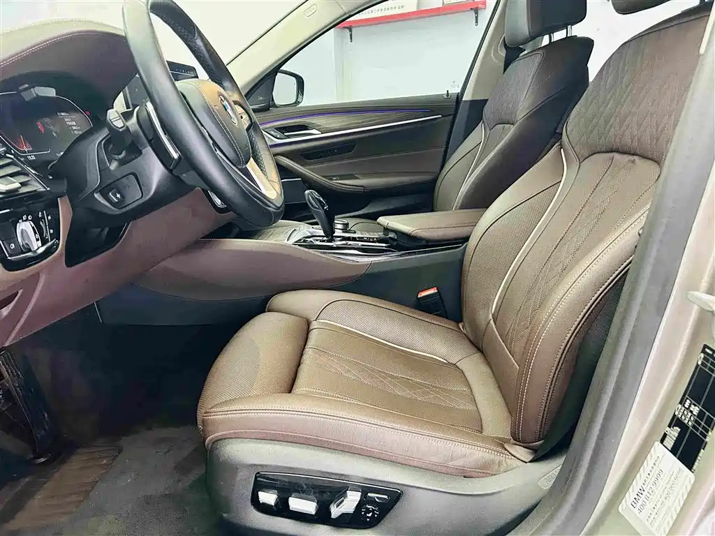 BMW 5 Series — фото 20