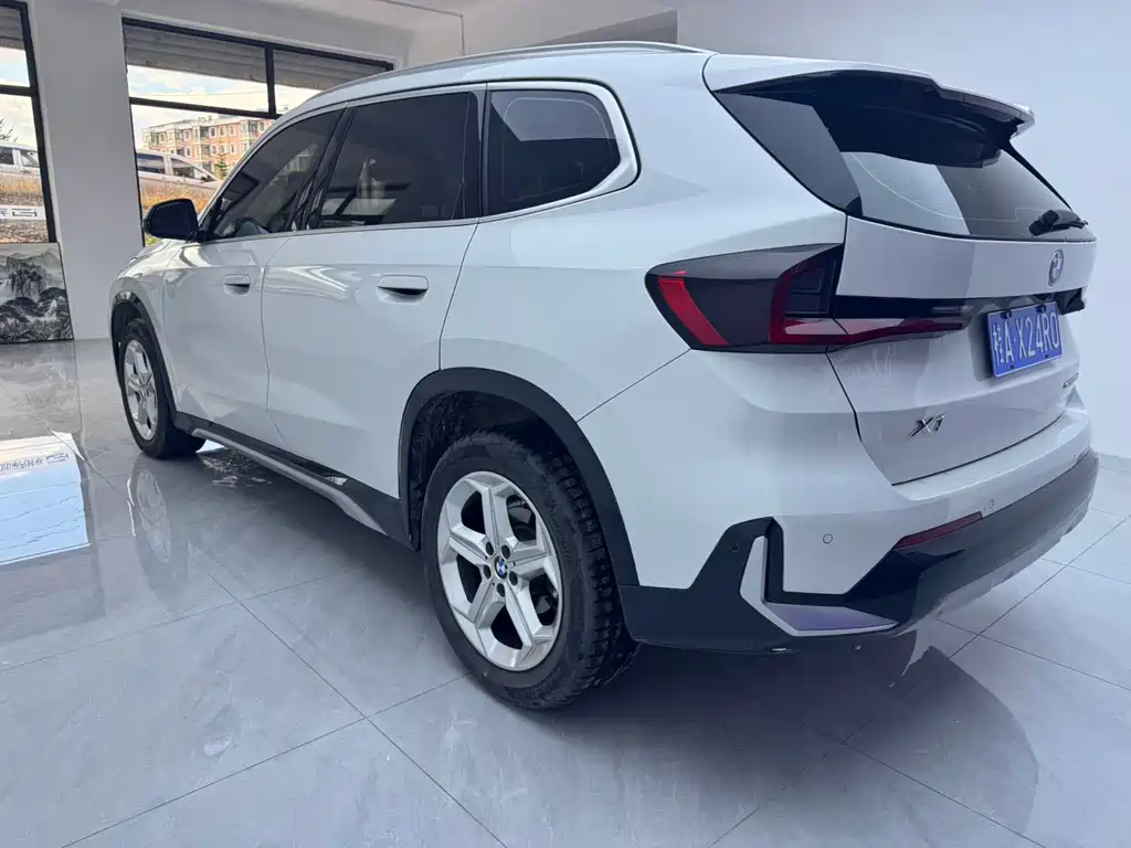 BMW X1 — фото 5