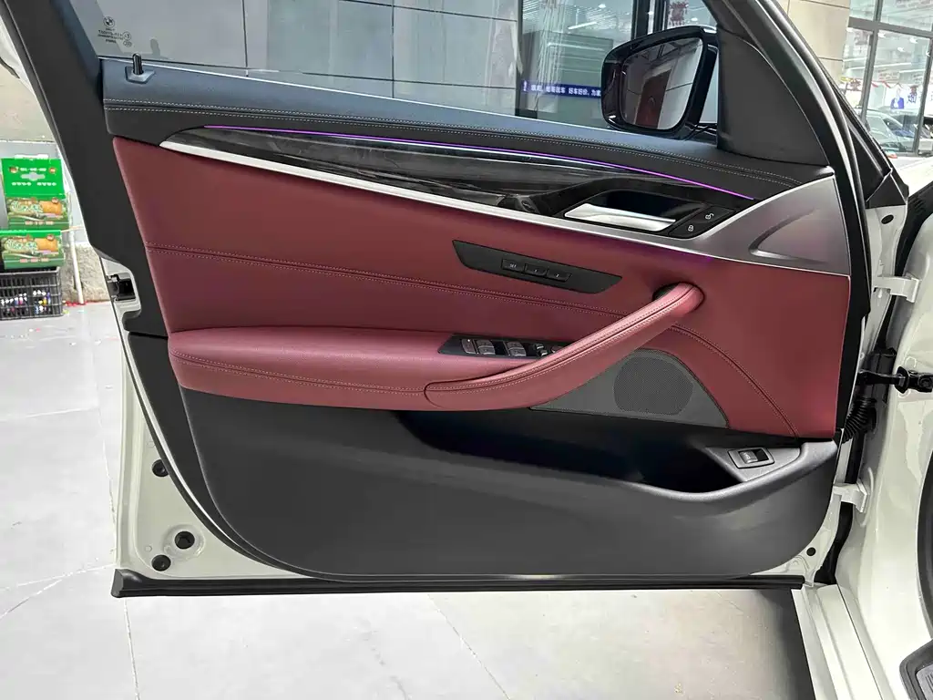 BMW 5 Series — фото 10