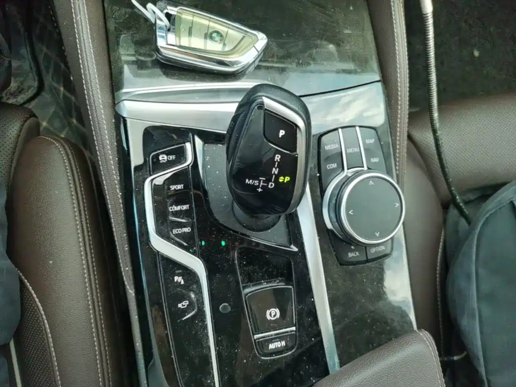 BMW 5 Series — фото 14