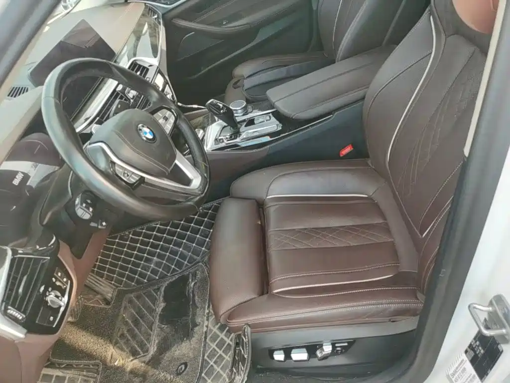 BMW 5 Series — фото 15