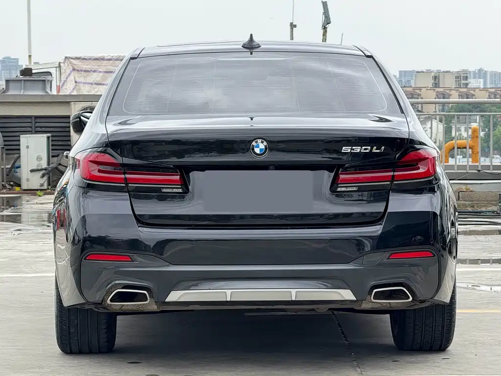 BMW 5 Series — фото 4