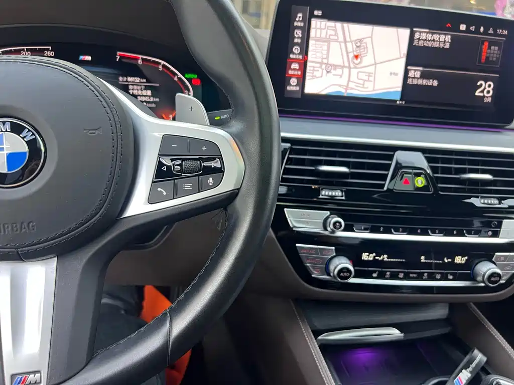 BMW 5 Series — фото 13