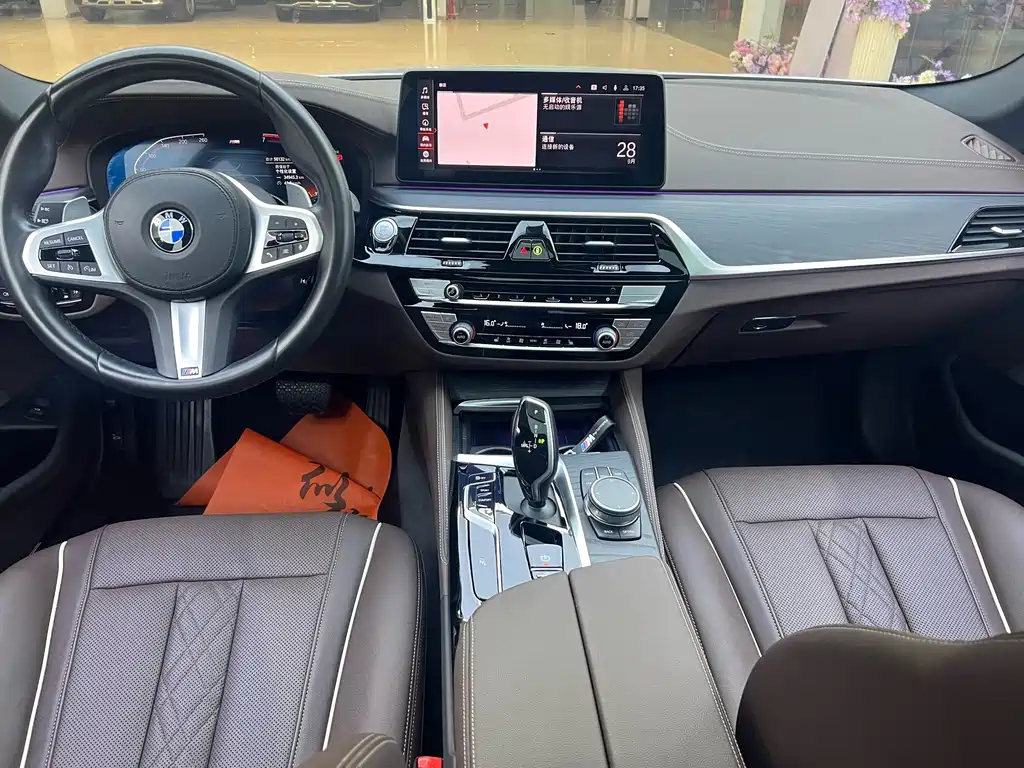 BMW 5 Series — фото 18