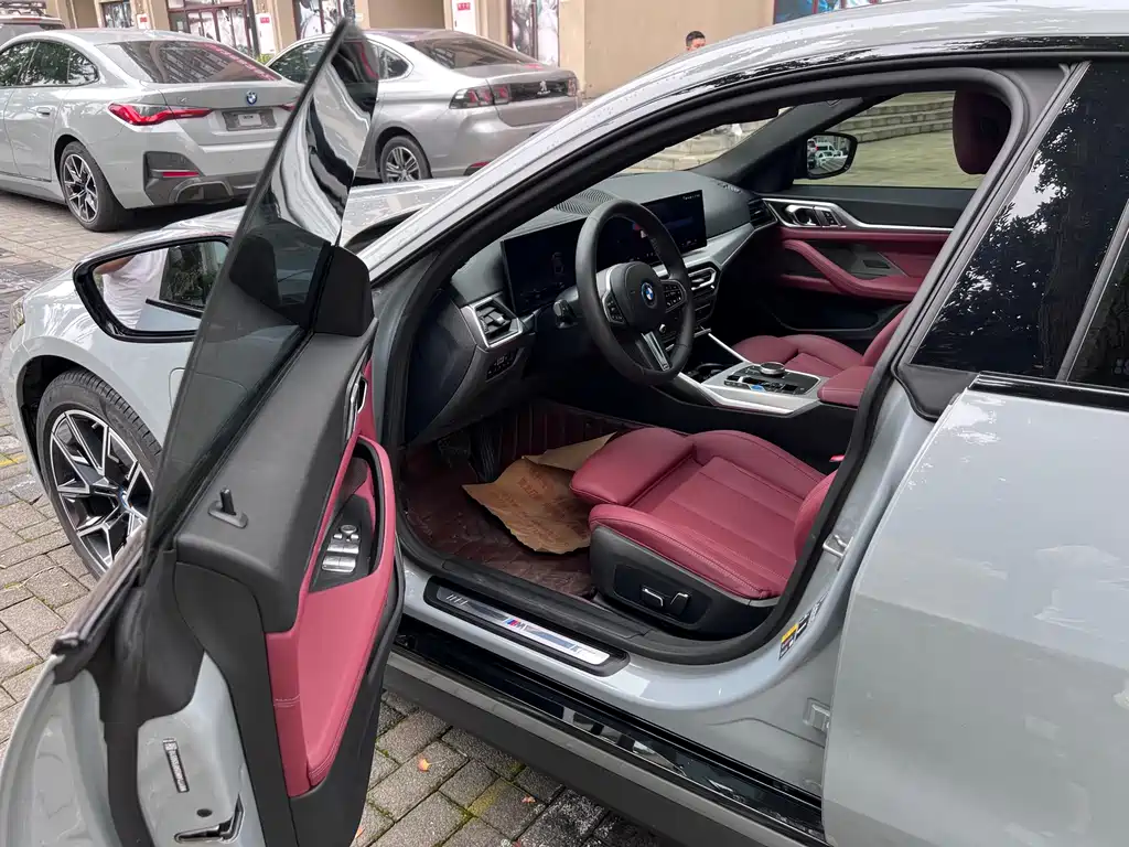 BMW i4 — фото 11