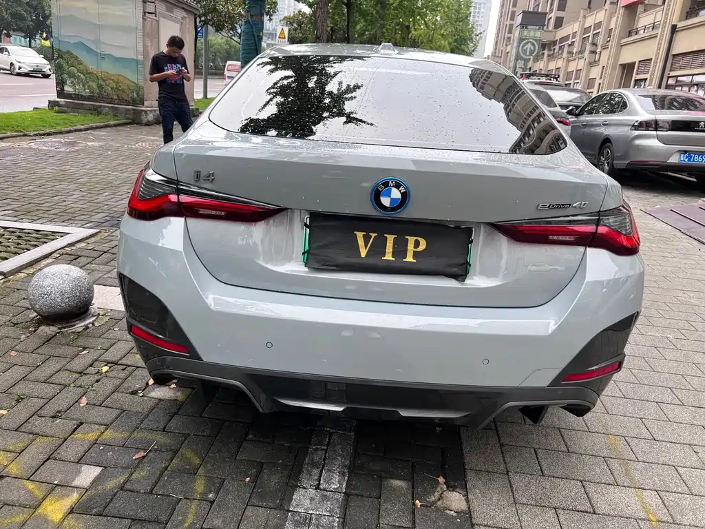 BMW i4 — фото 6