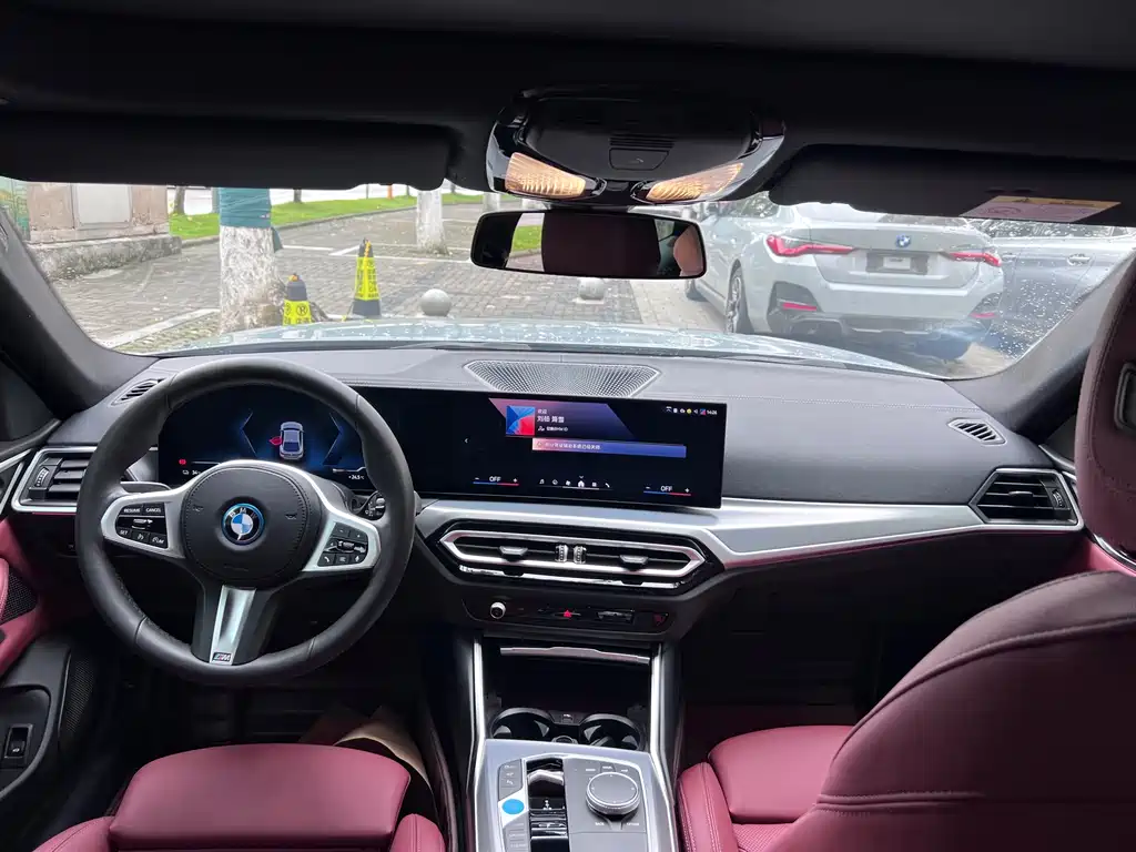 BMW i4 — фото 9