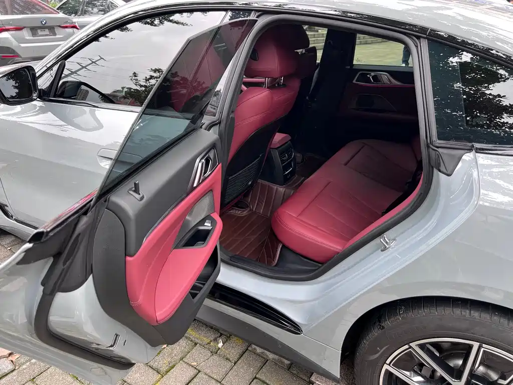 BMW i4 — фото 10