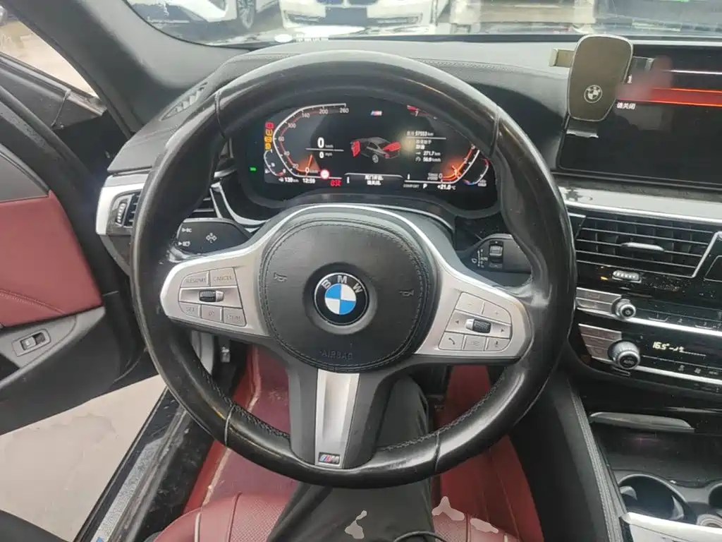 BMW 5 Series — фото 11