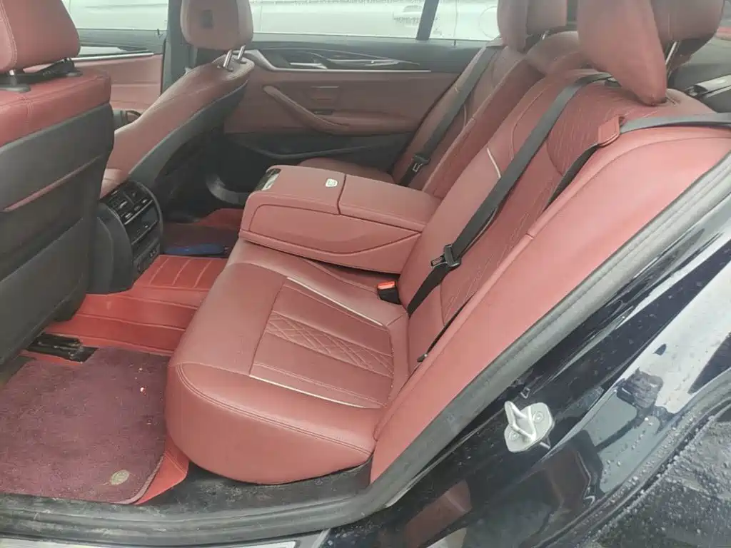 BMW 5 Series — фото 17