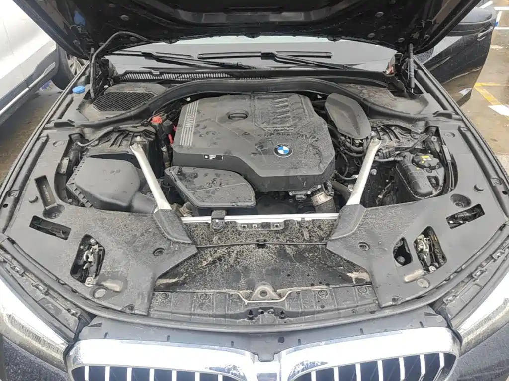 BMW 5 Series — фото 20