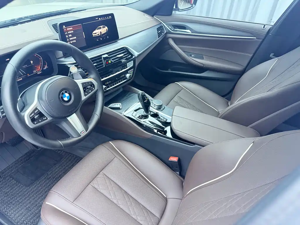 BMW 5 Series — фото 13