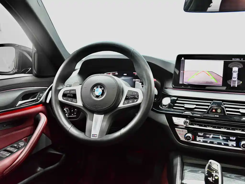 BMW 5 Series — фото 18