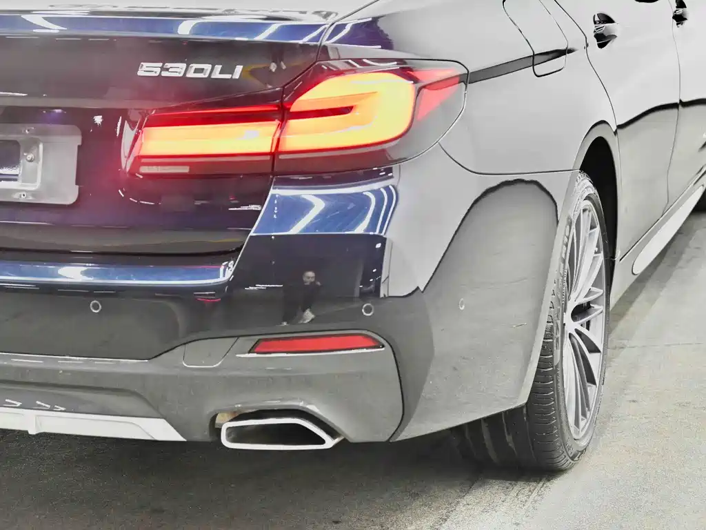 BMW 5 Series — фото 19