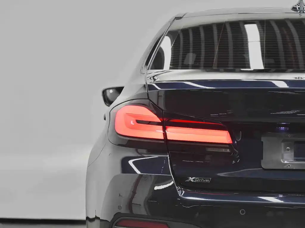 BMW 5 Series — фото 20
