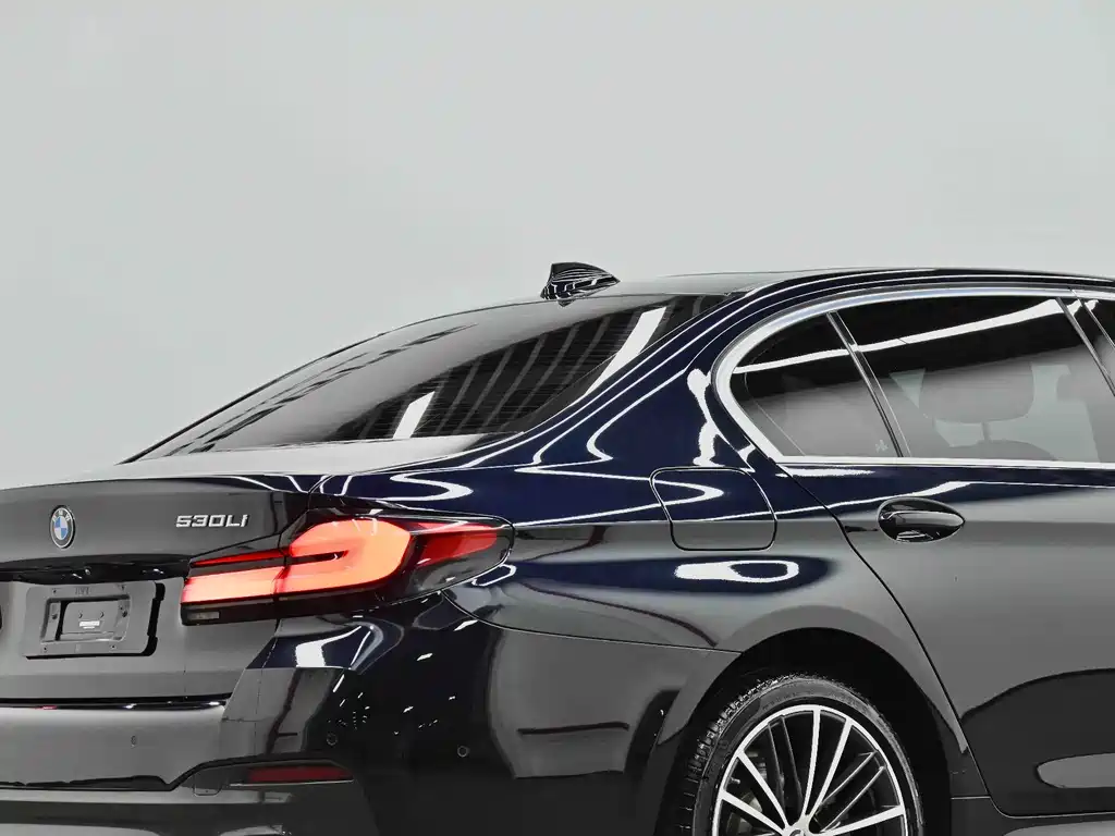 BMW 5 Series — фото 26
