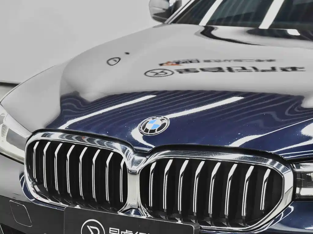 BMW 5 Series — фото 27