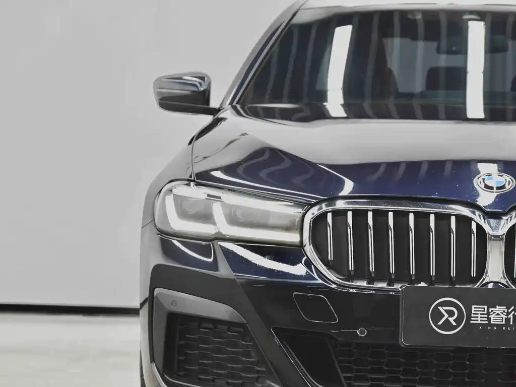 BMW 5 Series — фото 29