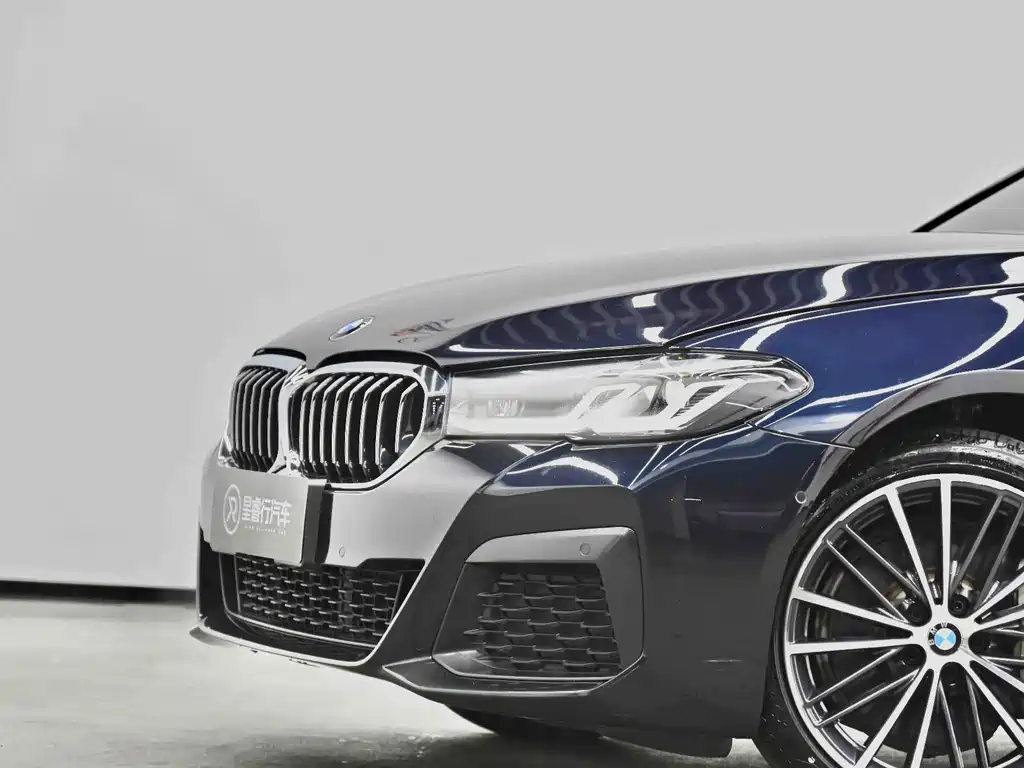 BMW 5 Series — фото 33