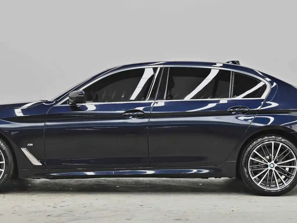 BMW 5 Series — фото 35