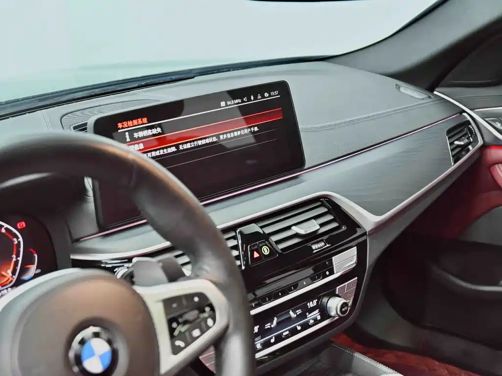 BMW 5 Series — фото 10