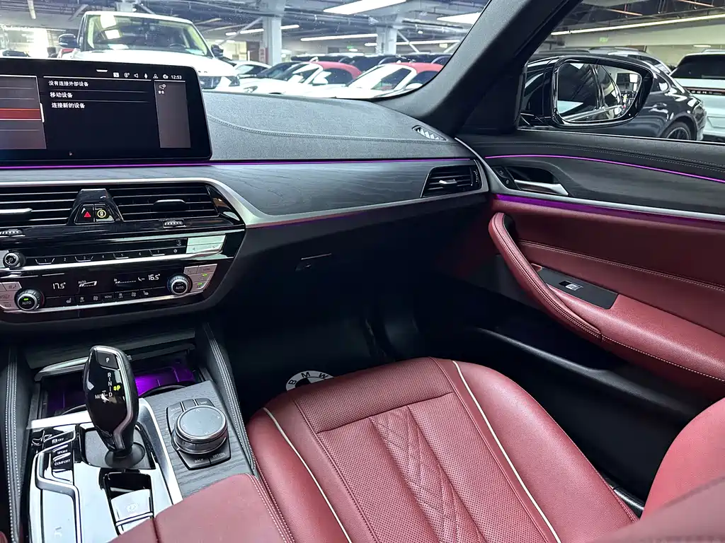 BMW 5 Series — фото 14