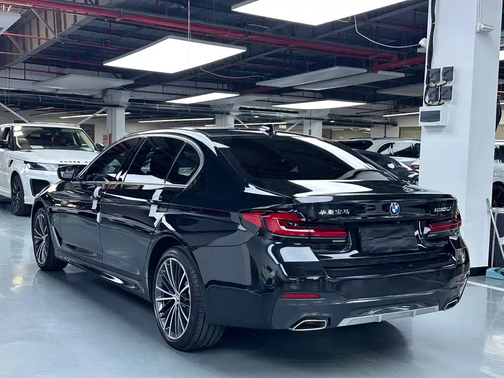 BMW 5 Series — фото 22